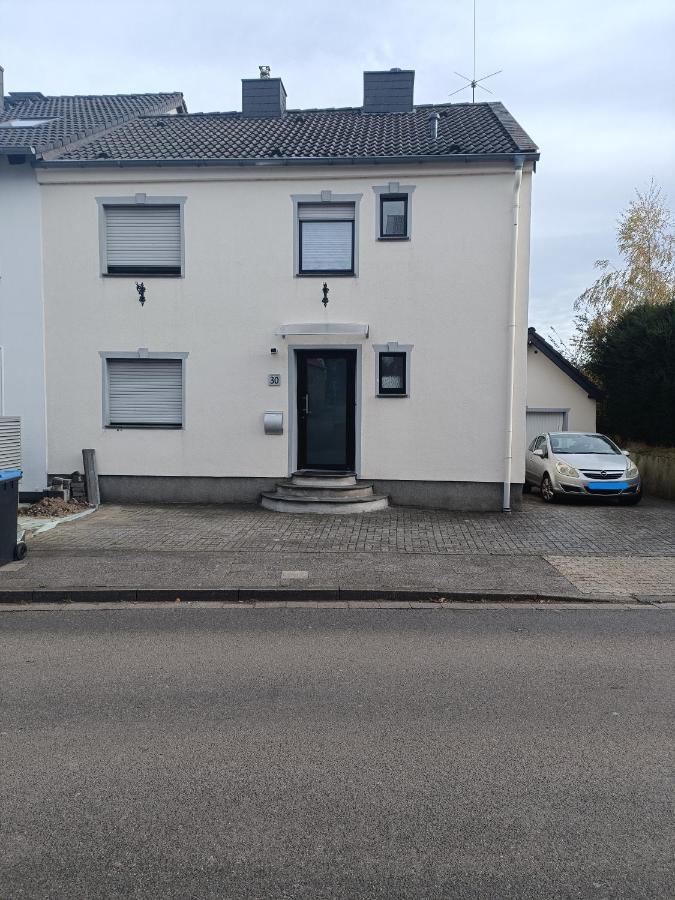 Haus Langert - Einfamilienhaus Mit Terrasse Und Garten Zur Alleinigen Nutzung Baesweiler Exterior foto